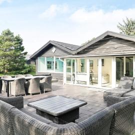 Luxury Retreat with Pool - By Traum Ferienwohnungen, hotell i Vejers Strand