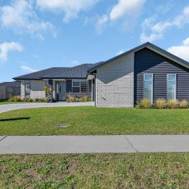 Serendipity - One Tree Point Holiday Home