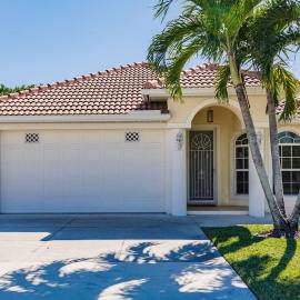 Large 3bdr Naples Park Home with everything.