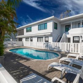 Summer at the Suites*Sandy toes*Sunset strolls*Fun