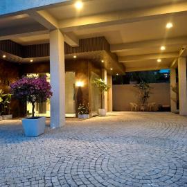 SUMMER88 Boutique Hotel Azara, 4 Km from Airport, Near Kamakhya Temple, hotelli kohteessa Guwahati