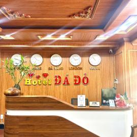 Hotel ĐÁ ĐỎ، فندق في دا نانغ