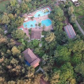 Pinewood Resort, ξενοδοχείο σε Karjat