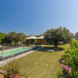 Mas Font - Casa rural con piscina privada y jardín a 10min de Girona, khách sạn ở Sant Gregori