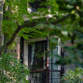 A detached, old Shanghai villa on Huaihai Middle Road, hotell sihtkohas Shanghai