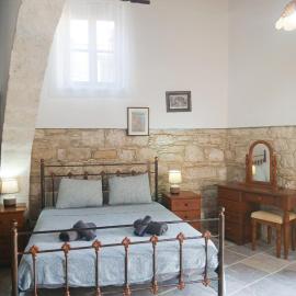 Traditional Cozy Retreat, hotel v mestu Skarinou