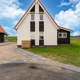 Holiday Home in Zeeland near Nature Reserve