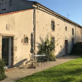 Domaine des Z'Ailés, hotel in Saint-Florent-des-Bois