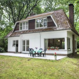 Westmalle Forest Garden Home – hotel w mieście Zoersel
