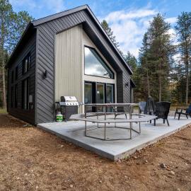 Riverside Retreat - Le Ptit Duc, Hotel in Saint Come
