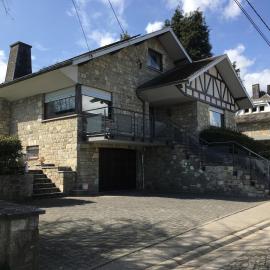 Waimes Retreat Near Forest
