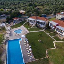 Thesmos Village, hotel v mestu Mýtikas