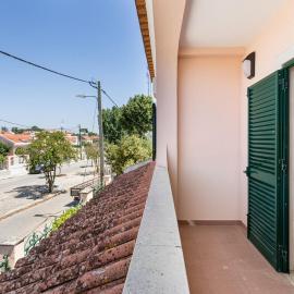 GuestReady - Superb house with a garden & patio, hotel in Charneca