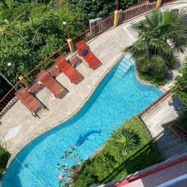 Yellow villa in Gonio, hotel a Gonio