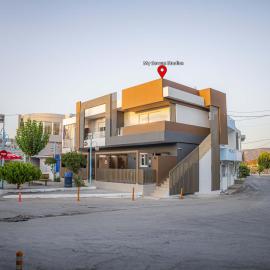 My Savvas Studios, хотел в Хараки