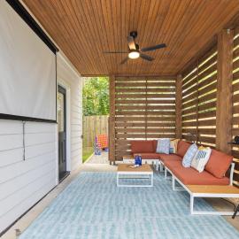 Projector Patio, Fire Pit & Mini Golf Fun, hotel in Raleigh