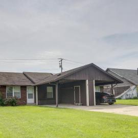 12 Mi to St Louis: Pet-Friendly Metro East Home