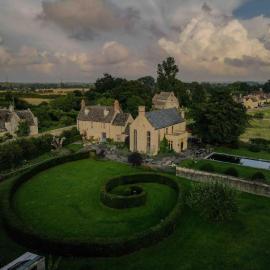A Large Cotswold Country Retreat, khách sạn ở Lechlade
