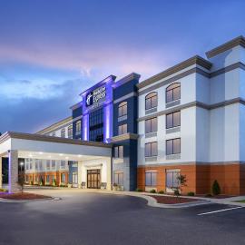 Holiday Inn Express Fayetteville Fort Bragg by IHG, hotell i Fayetteville