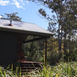 Hideaway Falls - Evergreen Cottage, hotel in Mapleton