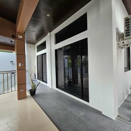Eagles Nest Beach Resort Room 5, khách sạn ở Samal