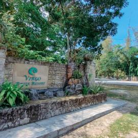 Virgo Batik Resort, Teluk Batik, hótel í Lumut