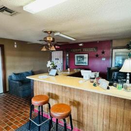 Four Horsemen Motel，Pilot Point的飯店