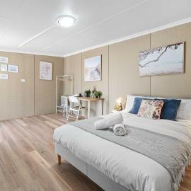 Courtyard Double Room in Peakhurst - Central Location - Shared Bathroom