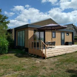Luxury chalet 'Eveline' near Blokzijl - Airconditioned, hotel i Blokzijl
