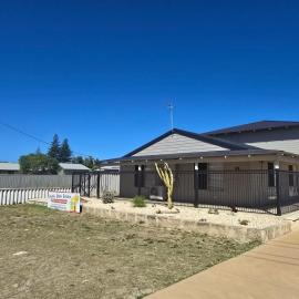 Oceans Eight, hotell sihtkohas Lancelin