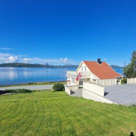 Finnsnes में, होटल 6 person holiday home in Finnsnes-By Traum