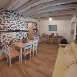 Kunada home, hotel en Potamia