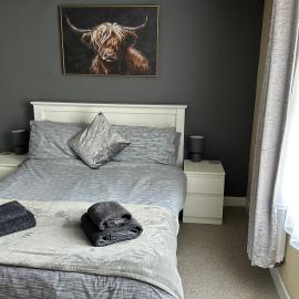 Llanidloes Townhouse-pet-friendly-sleeps 7-Mid Wales, hotel in Llanidloes