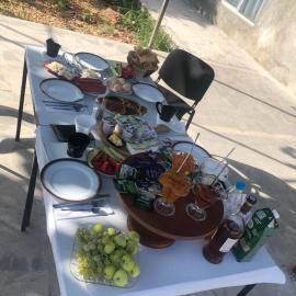 Veni Vedi, hotel Vedi városában
