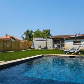 Ostal Périgourdin - Maison familiale avec piscine - 11 couchages, hotel v destinácii Périgueux