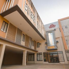 DLT Suites Cebu powered by Cocotel, hotel v destinácii Minglanilla