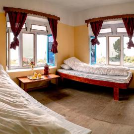 Snow Lion Eco Lodge Khiraule, hotel en Gudel