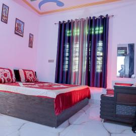 Prakriti Awas Homestay, hotel in Jāmb