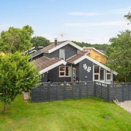 Amazing Home In Hemmet With Wifi