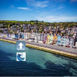 The C Den Amazing Seaview, ground floor, free wifi & parking, hotel in Whitehead