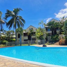 Le Soa - piscine - jardin - parking - clim - wifi, hotel i Saint-Gilles-les Bains