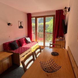 Appartement 4 à 6pers Valmeinier Résidence 4 étoiles - Piscine, hotell i Valmeinier