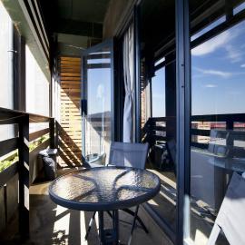 The OneStays Enclave - Maboneng Studio Apartment with Backup Power - Hallmark House