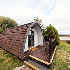 The Golden Ball Hotel Pods, khách sạn ở Torrisholme