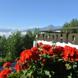 Apartmenthaus Jagdhof, hotel di Reith bei Seefeld