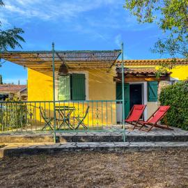 Petite maison indépendante au calme au cœur des oliviers