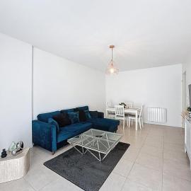 Apt 5p cosy avec terrasse - Paris Cergy pontoise, hotel din Pontoise