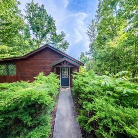 Mountain-View Cabin Hot Tub, Fire Pit & Jacuzzi