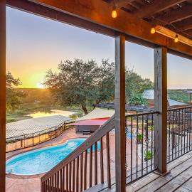 Italian-Styled Home w/ Lake Views & Private Pool, hotel in Belton