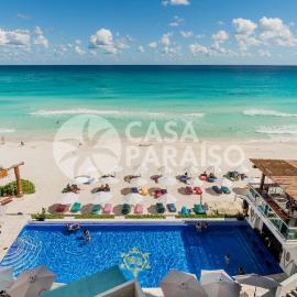 *TURQUOISE ESCAPE- Beachfront Studio by Casa Paraiso*